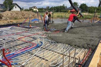 zalewanie płyty fundamentowej