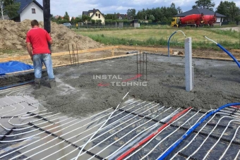 zalewanie płyty fundamentowej